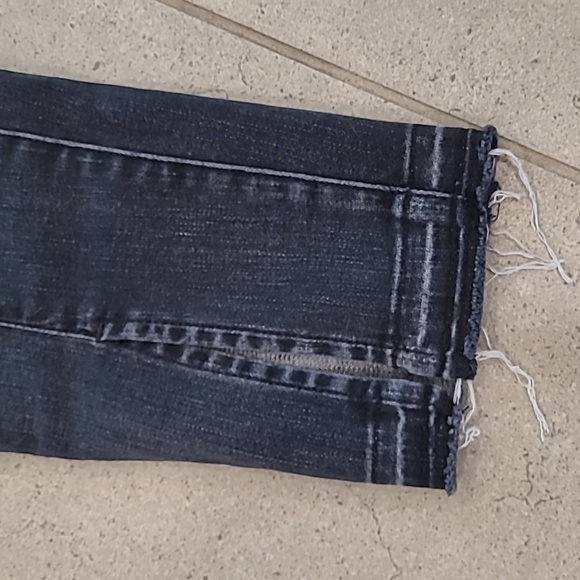 7forallmankind Ankle Skinny with Seams and Front Splits in Vintage Noir - Picture 4 of 10